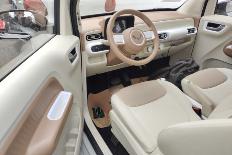 Used Wuling Hongguang MINIEV 2024 3rd Generation 215km Youth Edition
