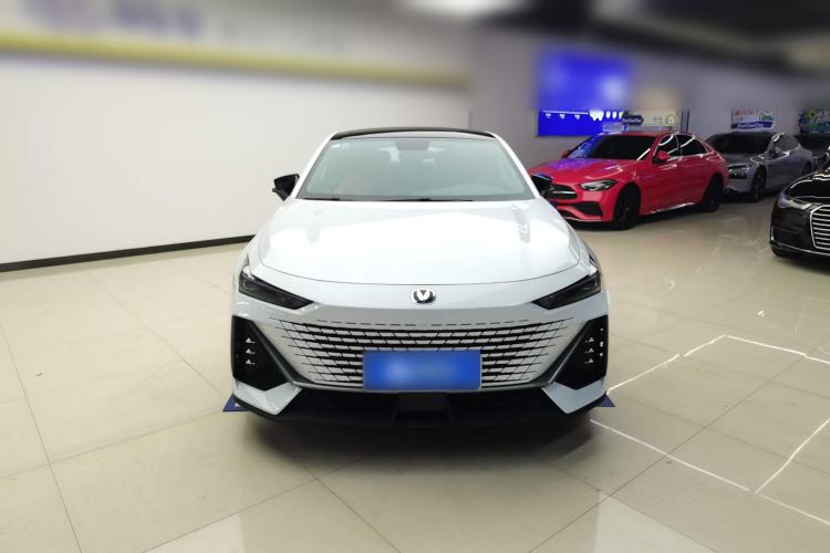 Used Changan UNI-V 2022 1.5T Prestige Version
