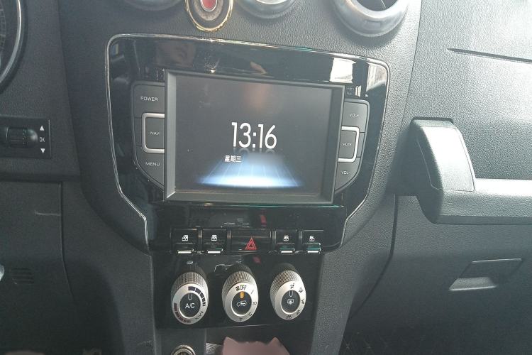 Used  BJ40 2016 40L 2.3T Automatic Two-Wheel Drive Prestige Edition
