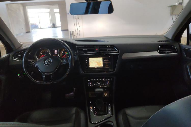 Used Volkswagen Tiguan L 2019 Revised 330TSI Automatic Two-Wheel Drive Smart & Luxury Edition China VI Standard
