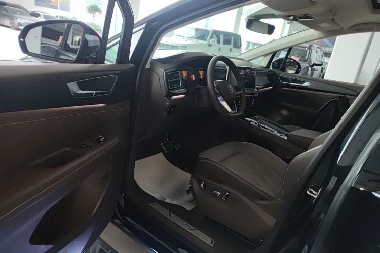 Used Volkswagen Viloran 2024 380TSI Premium Edition