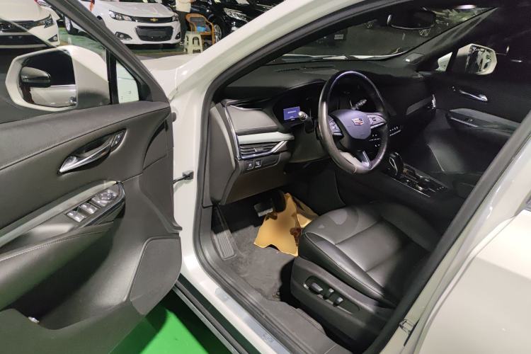 Used Cadillac XT4 2018 28T Two-Wheel Drive Leading Version
