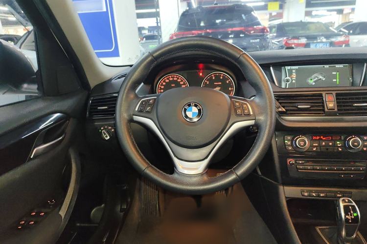 Used BMW X1 2015 sDrive18i Leading Edition

