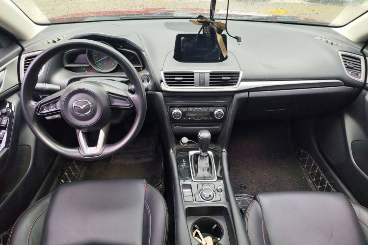 Used Mazda Mazda 3 Axela 2019 Cloud-Controlled Sedan 1.5L Automatic Luxury Model China VI Standard
