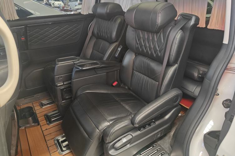 Used Honda Elysion 2019 2.0L Hybrid Supreme Edition
