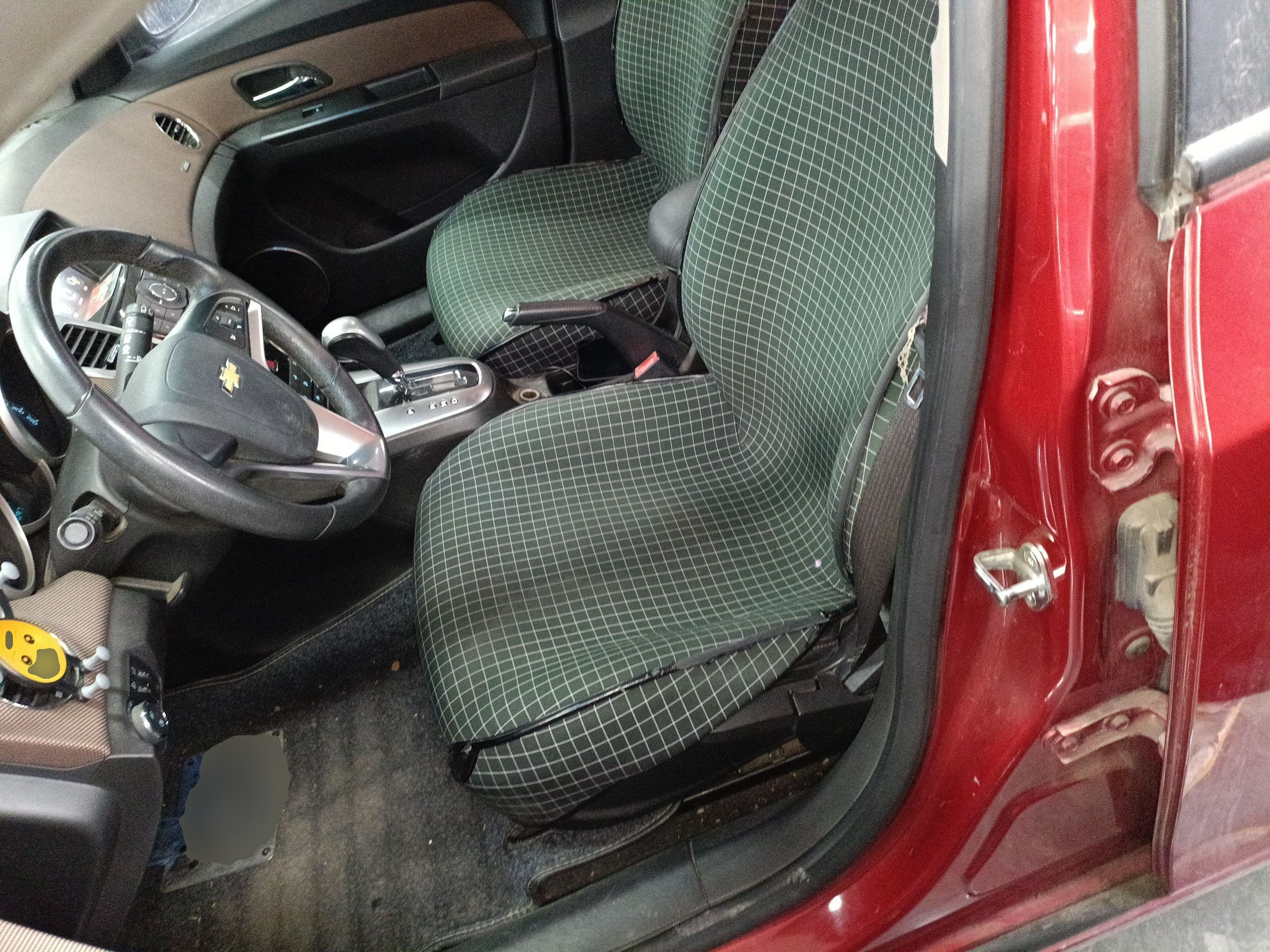 Переднее сиденье в автомобиле