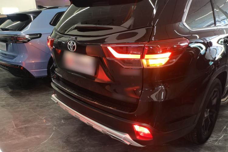 Used Toyota Highlander 2018 2.0T Four-Wheel Drive Knight Edition 7 Seats China VI Standard