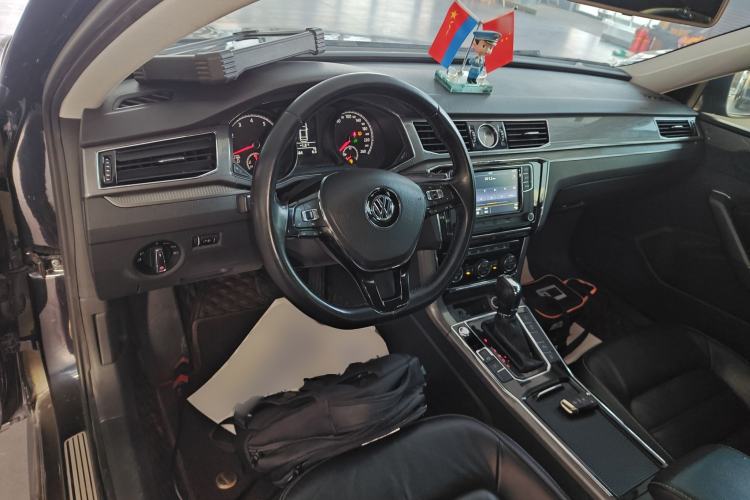 Used Volkswagen Passat 2017 330TSI DSG Luxury Edition
