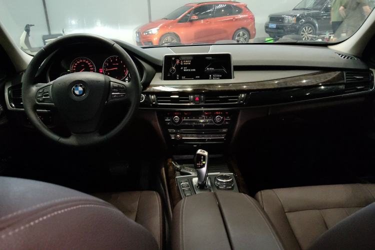 Used BMW X5 2015 xDrive28i
