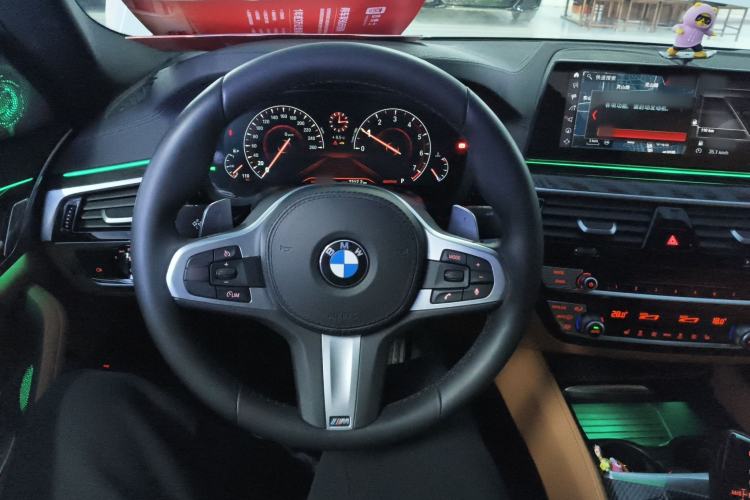 Used BMW 5 Series 2019 Facelifted 530Li Leading Edition M Sport Package
