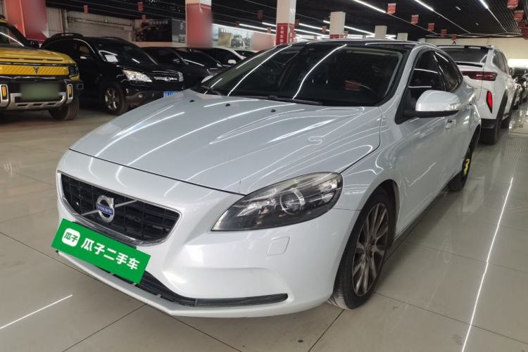 Used Volvo V40 2015 1.6T Zhiyi Edition