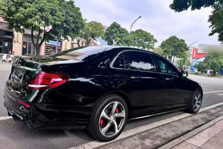 Used Mercedes-Benz E-Class 2019 E 300 L Sporty and Stylish Model
