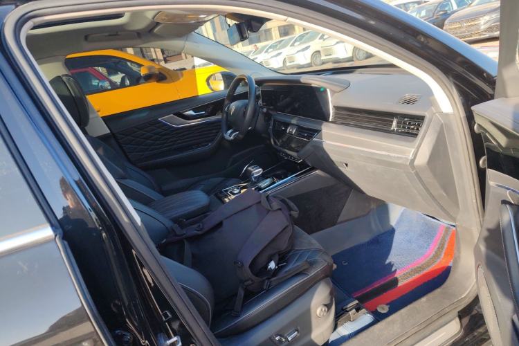 Used Hongqi HS5 2022 Facelifted Version 2.0T Smart Connect Flagship All-Wheel-Drive Edition