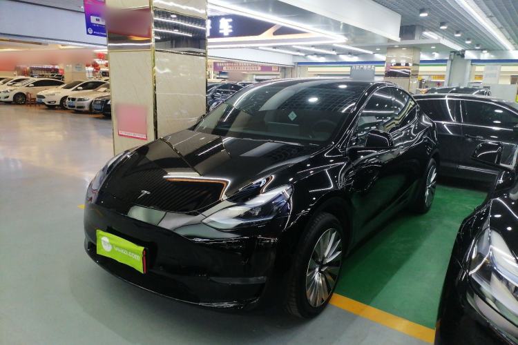 Used Tesla Model Y 2023 Long-Range All-Wheel-Drive Version