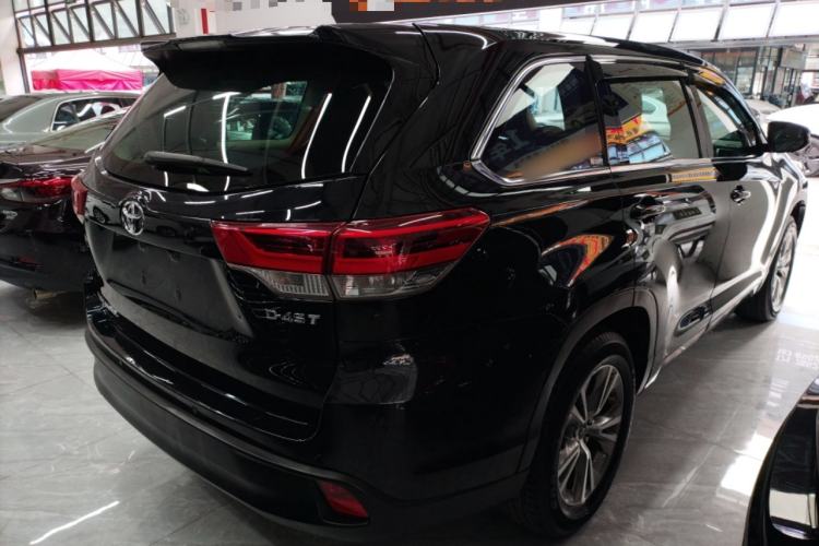 Used Toyota Highlander 2021 2.0T Two-Wheel Drive Elite Version 7-Seater
