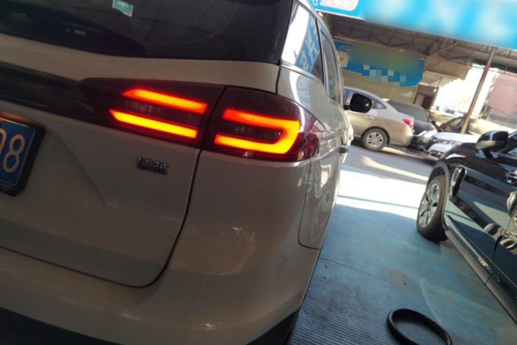 Used Geely Auto Emgrand X7 Sport 2018 1.8TD Automatic Two-Wheel Drive Smart Connect 4G Internet Edition