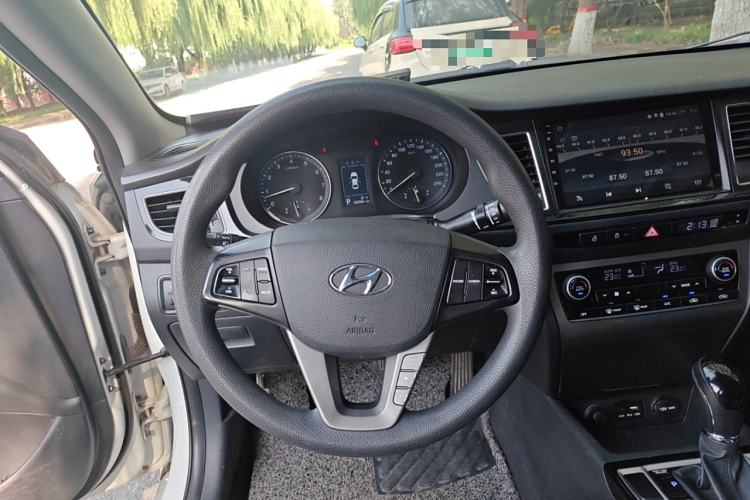 Used Hyundai Mistra 2014 1.8L Automatic Smart GLS
