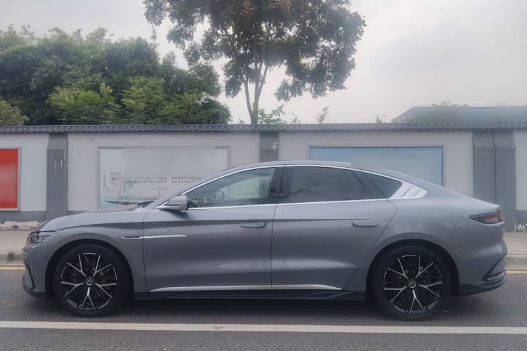 Used BYD Han 2022 EV Genesis Edition 610KM All-Wheel Drive Premium Model
