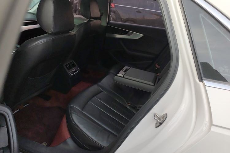 Used Audi A4L 2018 30th Anniversary Edition 40 TFSI Fashion Model
