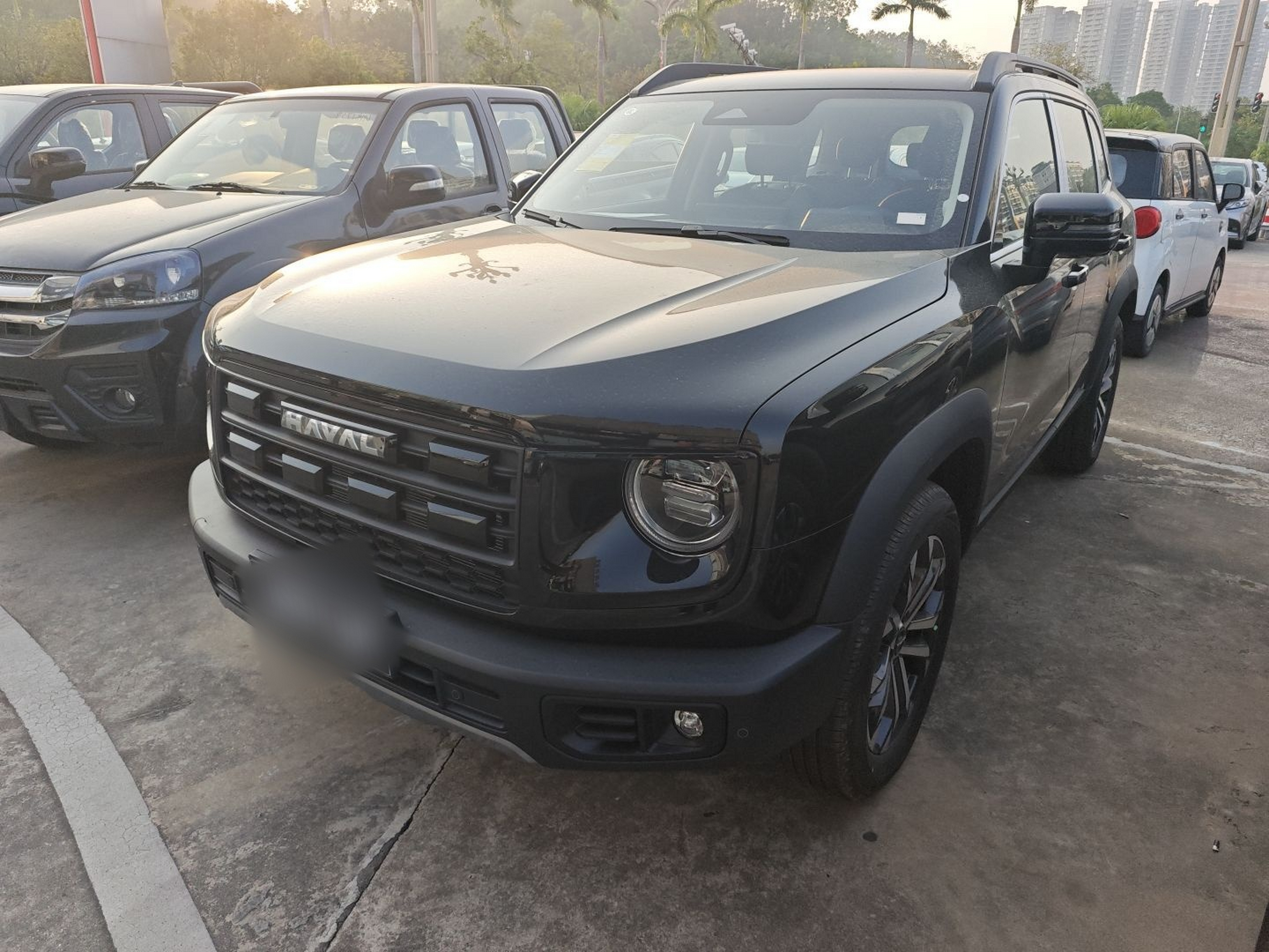 تحت مقدمة السيارة