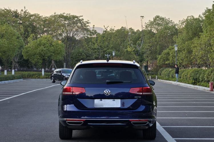 Used Volkswagen Variant 2018 380TSI Two-Wheel Drive Comfort Edition
