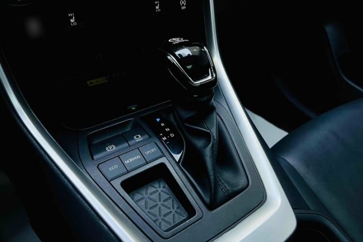 Used Toyota RAV4 2023 2.0L CVT Two-Wheel Drive Fashion Plus Edition
