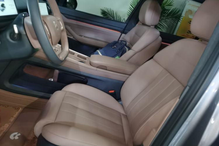 Used Nio ES8 2024 75 kWh Executive Edition
