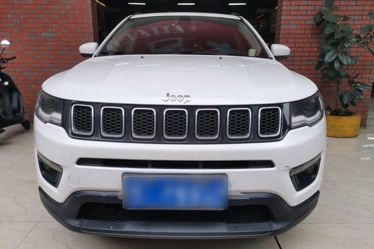 Used  Compass 2020 220T Automatic Leading Edition
