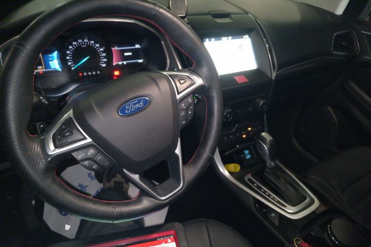 Used Ford Edge 2016 EcoBoost 245 Two-Wheel-Drive Titanium 7-Seater
