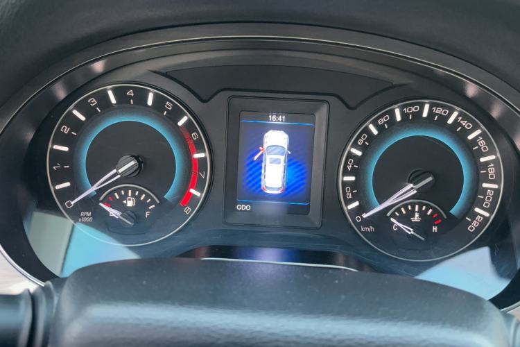 Used Haval H2 2017 Red-Label 1.5T Manual Two-Wheel-Drive Elite Model
