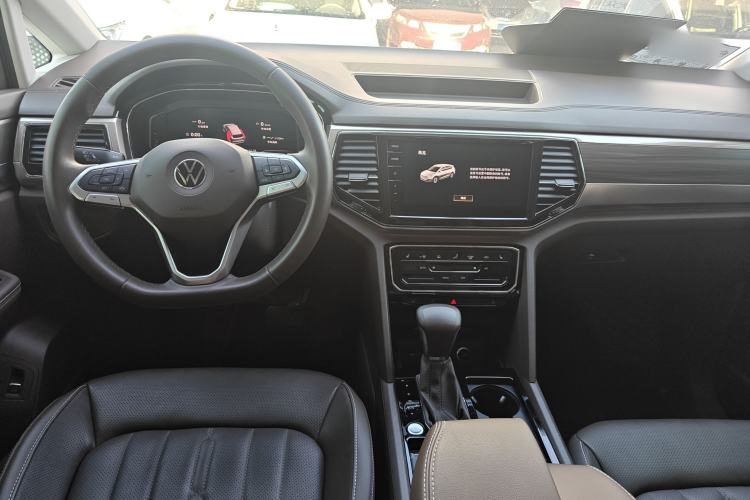 Used Volkswagen Viloran 2020 330TSI Luxury Edition
