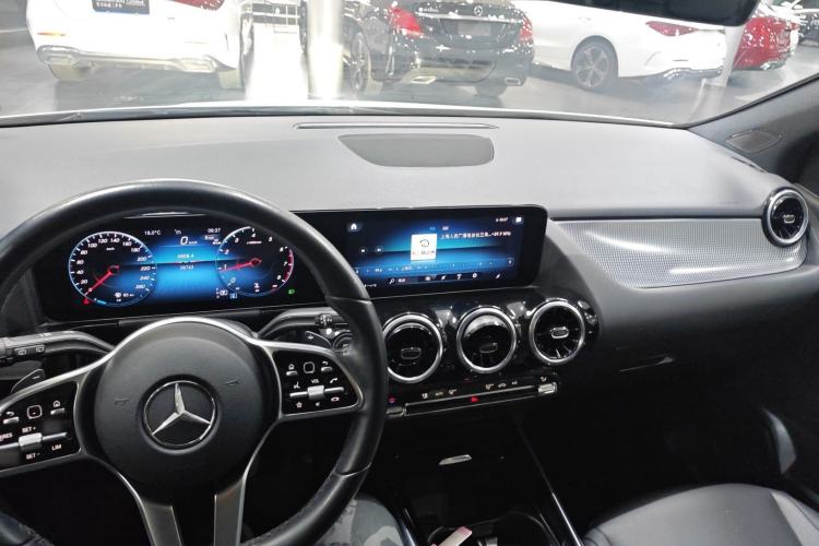 Used Mercedes-Benz B-Class 2022 Second Facelift B 200 Fashion Edition

