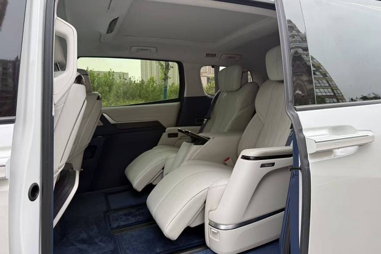 Used Buick Century 2023 2.0T Six-Seater Yinshi Edition
