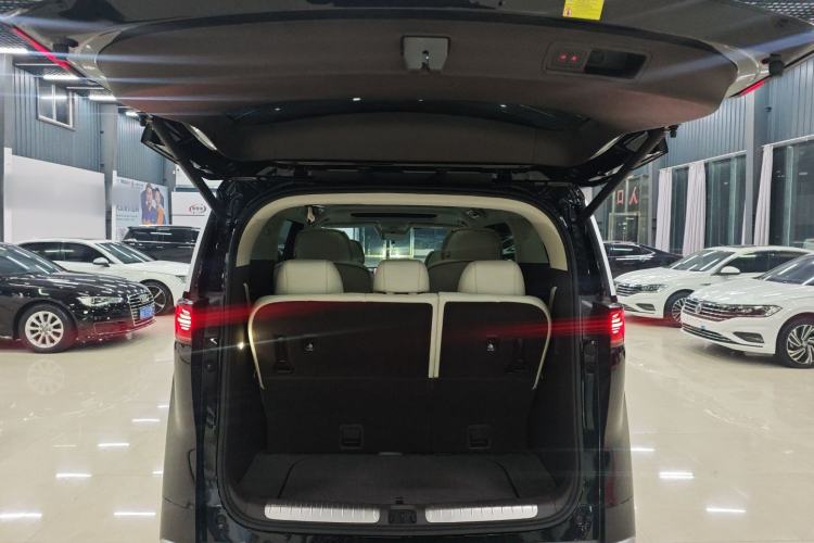 Used Denza D9 2024 DM-i 980 Four-Wheel Drive Prestige Model
