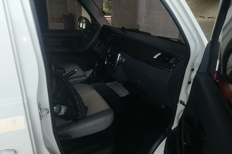 Used Jinbei Hiace X30 2021 1.5L Comfort Model Base Version (No Air Conditioning) Van China VI Standard SWC15M
