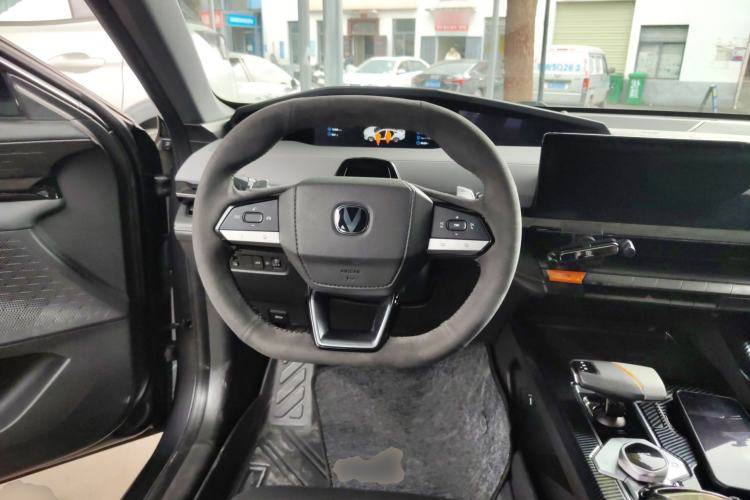 Used Changan UNI-V 2022 1.5T Prestige Version
