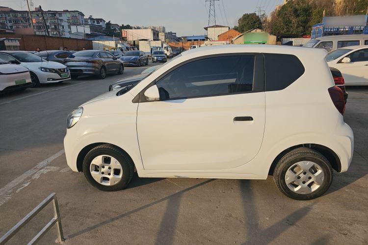 Used Roewe Clever 2021 302 km New Four-Seater Super-Efficient Version
