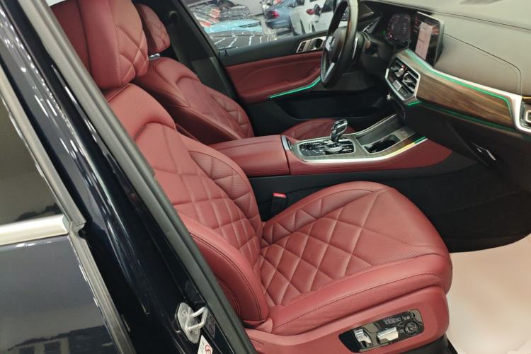 Used BMW X5 2022 xDrive 40Li M Sport Package
