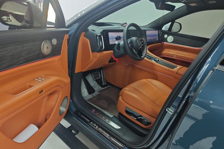 Used Hima AITO M9 2024 Range-Extended Ultra Version 42 kWh 6-Seater Model
