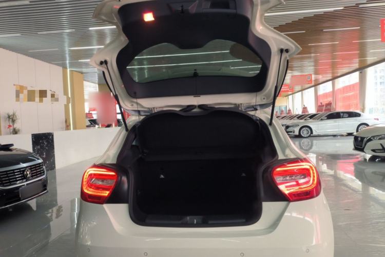 Used Mercedes-Benz A-Class 2015 A 200 Fashion Model