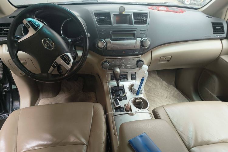 Used Toyota Highlander 2012 2.7L Two-Wheel Drive 7-Seater Luxury Edition
