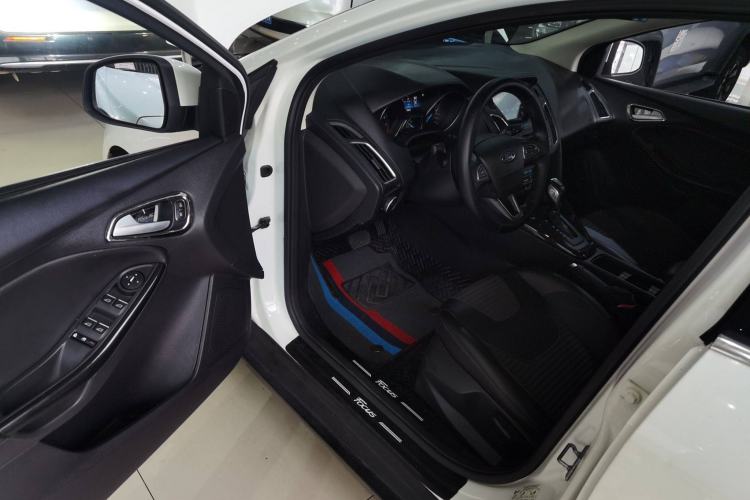 Used Ford Focus 2018 Hatchback Classic EcoBoost 180 Automatic Elite Model
