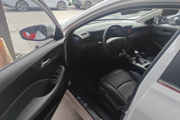 Used Roewe i5 2023 1.5L CVT Luxury Edition