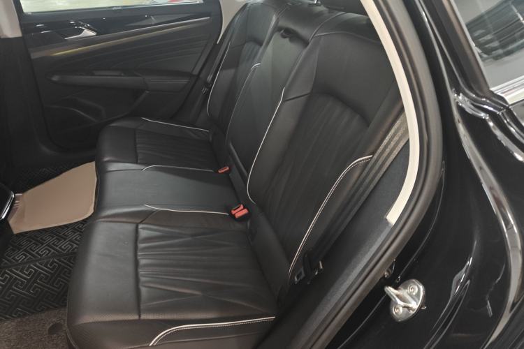 Used Volkswagen Passat 2022 330TSI Starry Luxury Edition – Exclusive Special Edition
