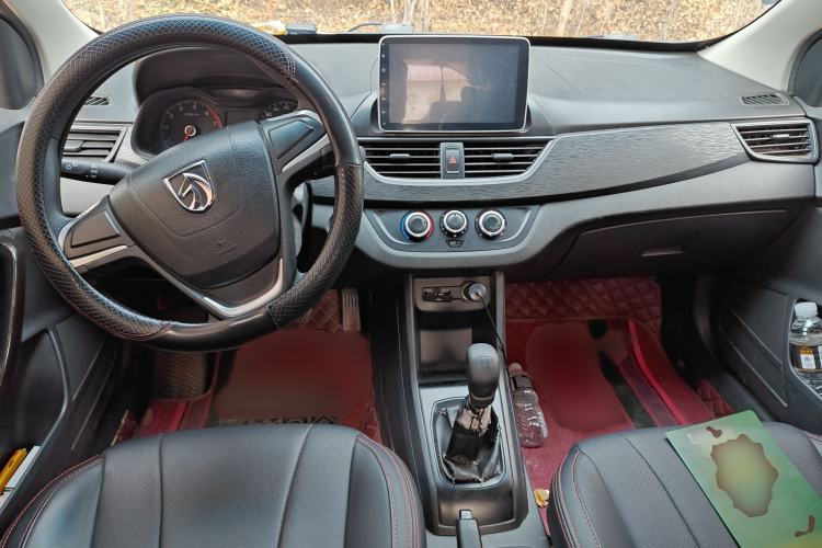 Used Baojun 310 2016 1.2L manual Comfort trim level
