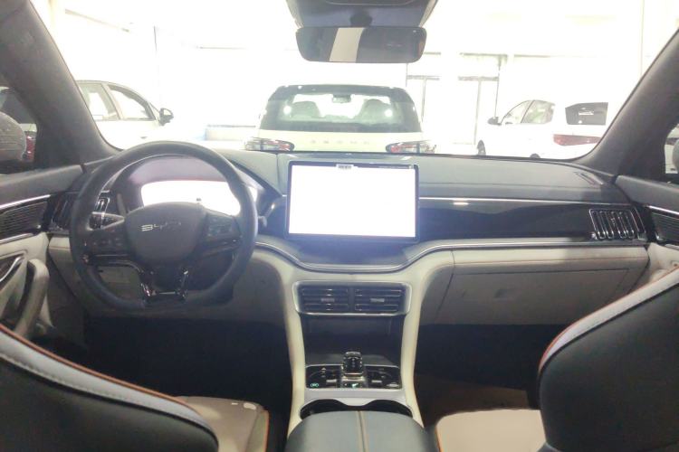 Used BYD Song PLUS New Energy 2024 Honor Edition EV 520km Luxury Model
