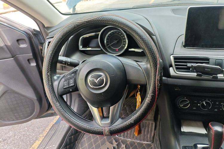 Used Mazda Mazda 3 Axela 2016 Sedan 1.5L Automatic Comfort Model