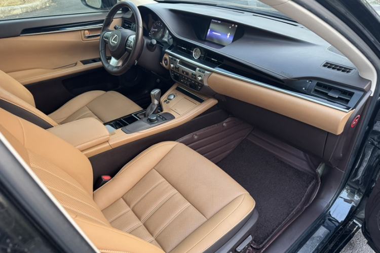 Used Lexus ES 2016 200 Midnight Special Limited Edition
