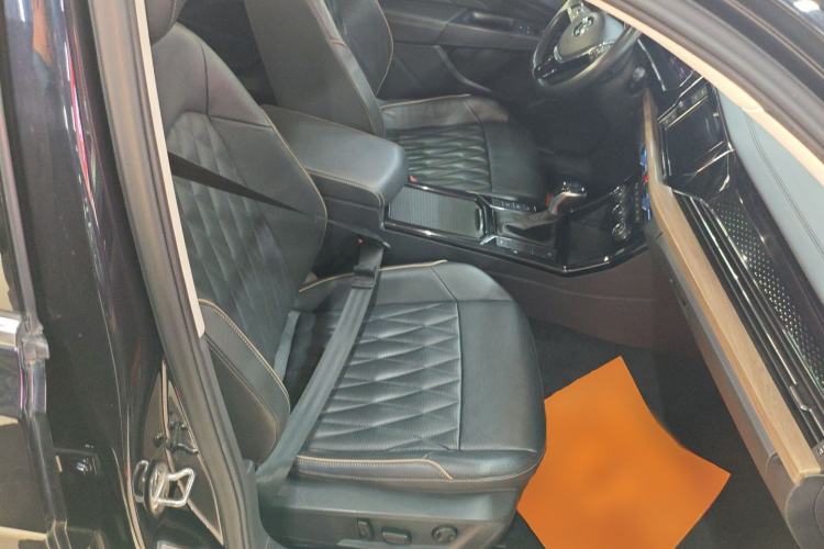 Used Volkswagen Passat 2019 380TSI Luxury Edition China VI Standard
