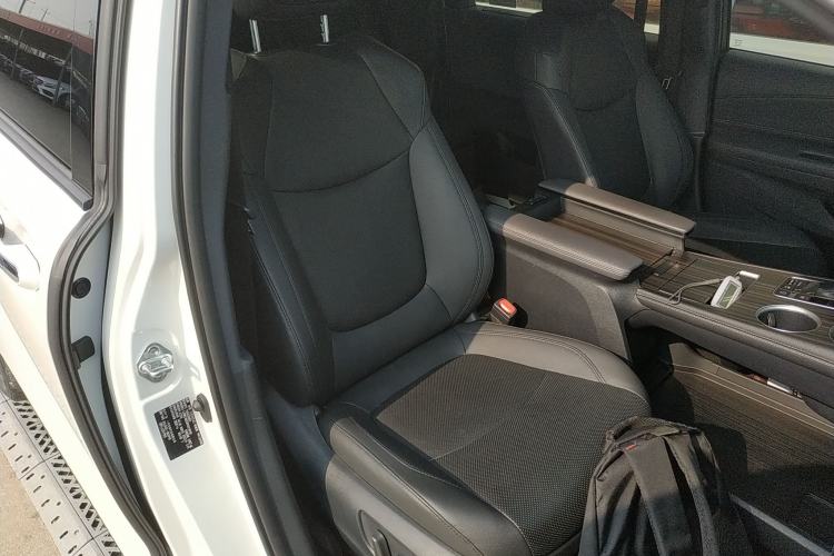 Used Toyota Granvia 2022 2.5L Hybrid Flagship Edition